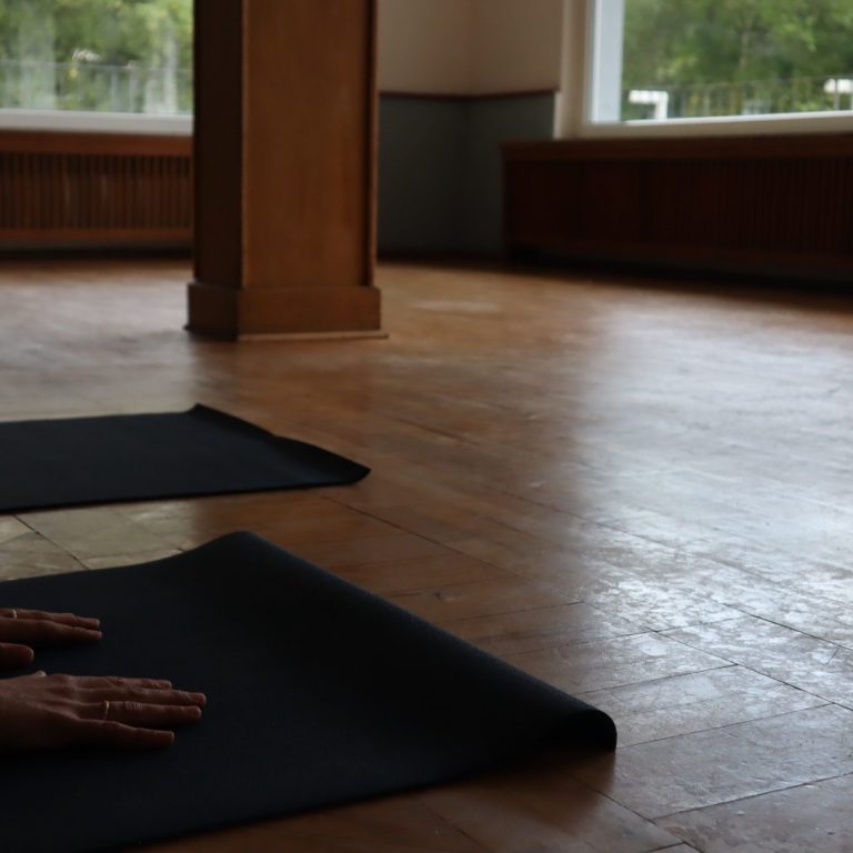 Yoga essen
Yoga kurs in der nähe
Yoga kurs für anfänger in der nähe
Yin yoga essen
Yoga in essen
